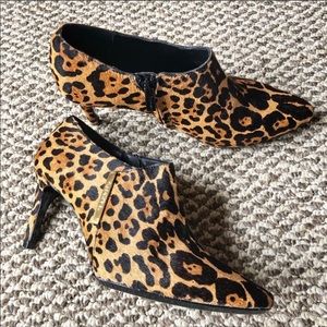 Calvin Klein Jeanna leopard bootie / 6.5